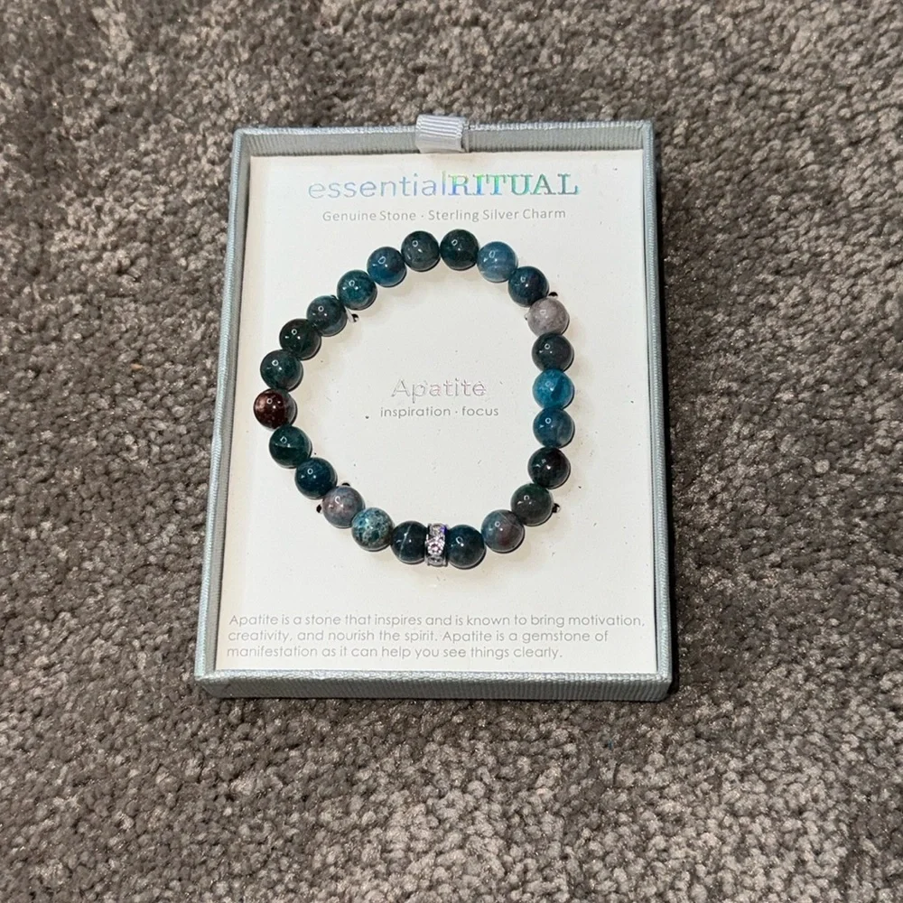 Essential Ritual Apatite Gemstone Bracelet - Picture 2 of 3